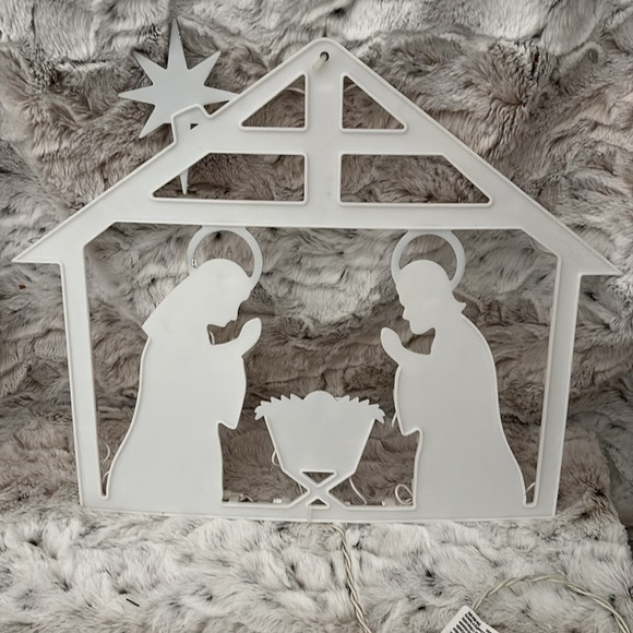 Illuminated White Nativity Scene Decor. 14 x 17 - Picture 3 of 7